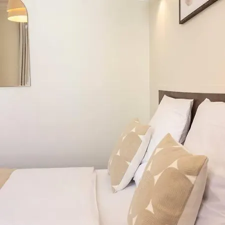 Apartment Spacieux Proche 19eme Arrondissement *